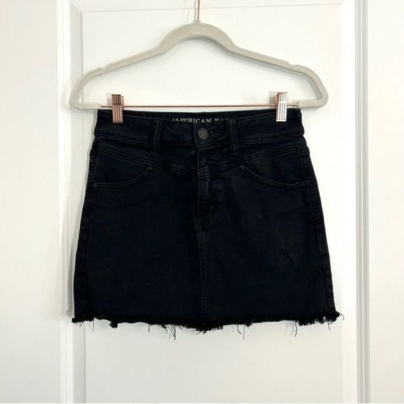 American Eagle Outfitters Dresses & Skirts - American Eagle Outfitters High Rise Mini Black Skirt Raw Hem Size 4